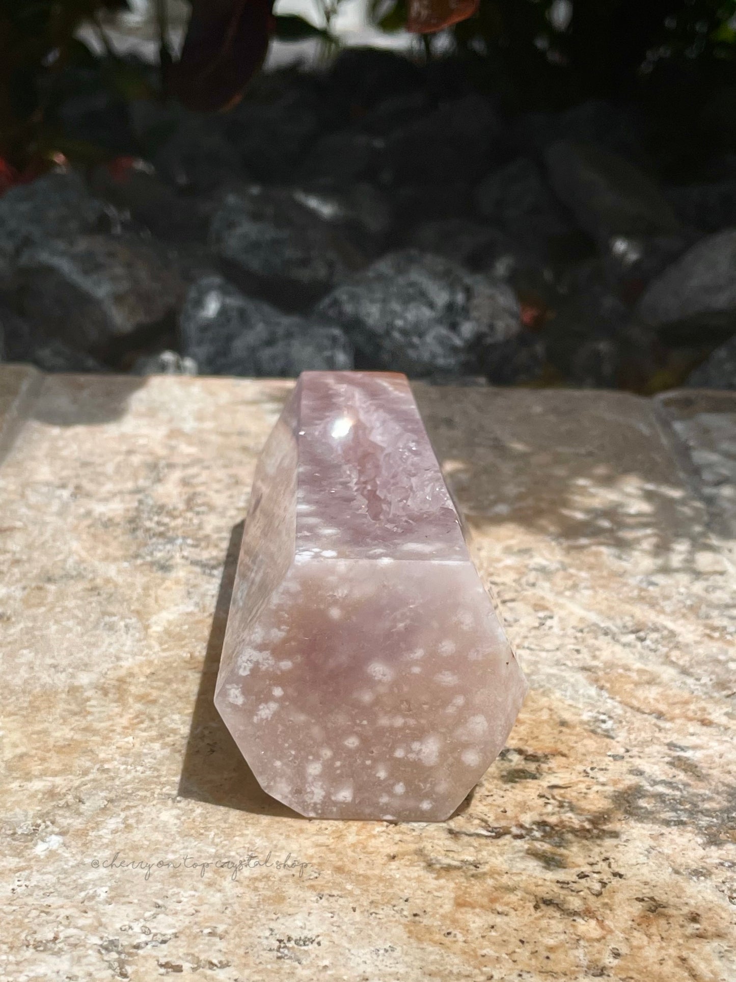 Pink Amethyst Tower - Light lilac with dots