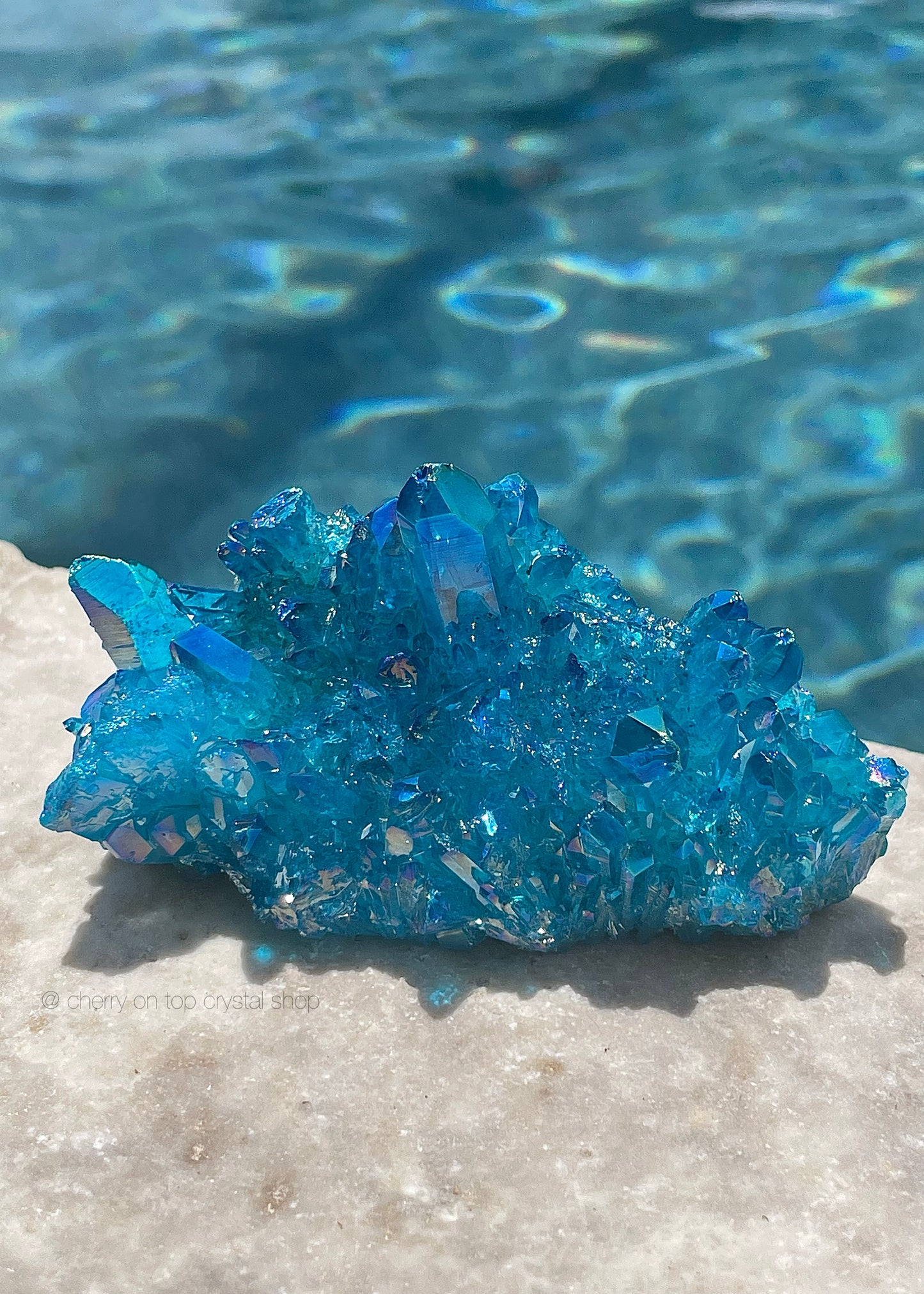 ｐｏｏｌｓｉｄｅ Aqua Aura Blue Dyed Quartz Cluster